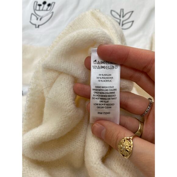 Jessica Simpson White V-neck Sweater - Picture 6 of 6